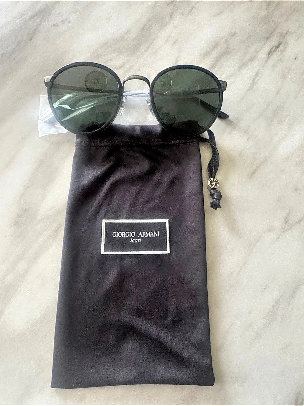 Giorgio Armani Round Frame Sunglasses AR6075 Black Like New